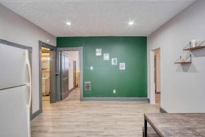 Artistic Retreat, 1br1ba, Ideal Workspace,garden