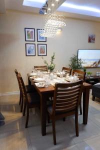 Whitehaus Courtyards 11 E