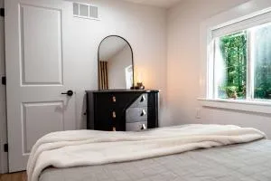 Pocono Mountain Retreat with Hot Tun and Sauna - Skytop