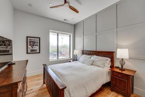 Downtown Grand Haven Condo - Walk to Boardwalk!