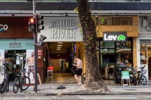 COPACABANA Sala e Quarto na QUADRA DA PRAIA, POSTO 6, Brasil