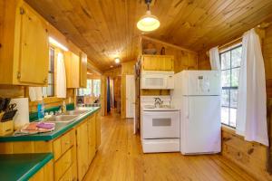 Hike, Soak and Unwind in Nature Blue Ridge Cabin