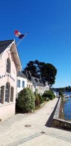 Belle maison au bord de la mer