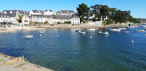 Belle maison au bord de la mer