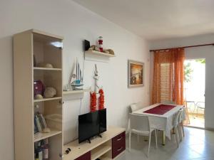 GJONI Apartments with a great view in Drymades