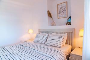 Oasis Santorina Pool Sea Sky