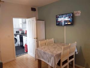 Quayside property 3BR 6 beds & Onsite Parking