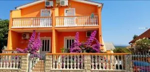 Guest House Laura - Gradina