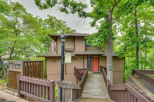 Lake-View Margaritaville Retreat with Screened Porch