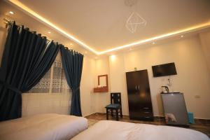 Happy Day Pyramids View Hotel