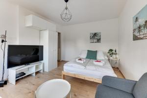 Wave Apartments - Aurora