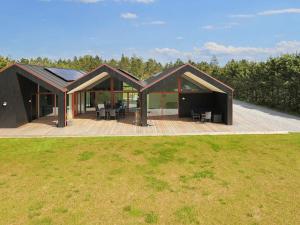 10 person holiday home in Jerup-By Traum