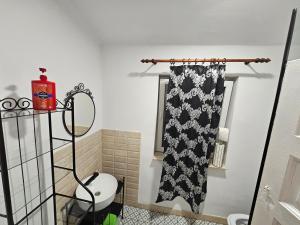 Private room at Ceausescus place in Old City Unirii Square