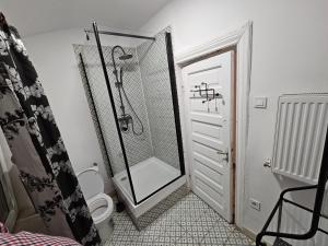 Private room at Ceausescus place in Old City Unirii Square