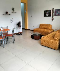 200 RV APARTMENTS IQUITOS PERÚ-Apartamento segundo piso con vista al exterior