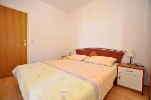 Family friendly seaside apartments Slatine, Ciovo - 23108