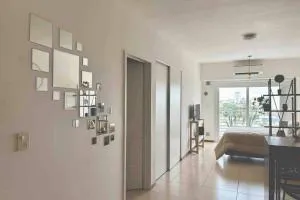 Vistoso departamento c/balcón - Tablada