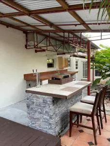 CHEERFUL PRIVATE ROOM 2 MILES AWAY FROM SUNNY ISLES BEACH - نورث ميامي بيتش