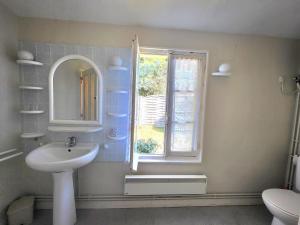 Maisons de vacances Maison Authentique: Plage, Commerces et Jardin Cloture - FR-1-364-33 : photos des chambres