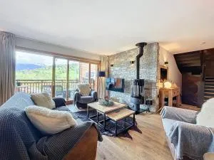 Demi-chalet de luxe avec piscine et vue Mont Blanc - FR-1-560-71 - Combloux