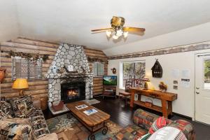 Sunrise Pines Cabin Near the Village