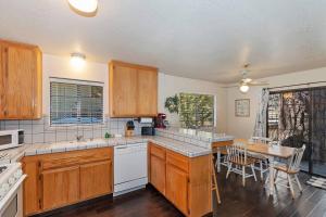 Sunrise Pines Cabin Near the Village