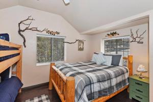 Sunrise Pines Cabin Near the Village