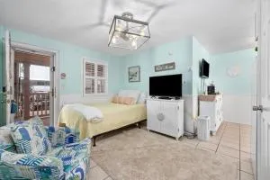 Cherry Grove efficiency just steps from the beach - Cherry Grove Beach