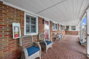 Cherry Grove efficiency just steps from the beach