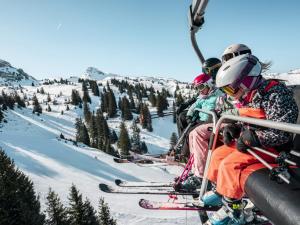 STUDIO 4 PERSONNES - FR-1-676-81