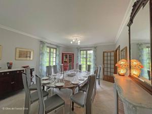 Maisons de vacances Maison conviviale avec grand jardin, equipements complets, proche des randonnees dans le Perche - FR-1-497-205 : photos des chambres