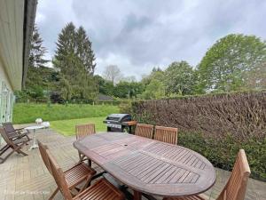 Maisons de vacances Maison conviviale avec grand jardin, equipements complets, proche des randonnees dans le Perche - FR-1-497-205 : photos des chambres