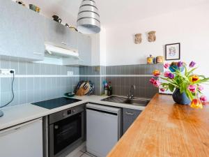 Charmant Pavillon avec 2 Terrasses et Parking Privé à Saint Pierre la Mer - FR-1-409-268