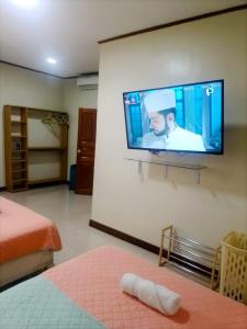 301 RV APARTMENTS IQUITOS PERU-Apartamento tercer pico con balcón hacia piscina