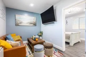 Luxe and Modern South Bay ADU - 威尔明顿