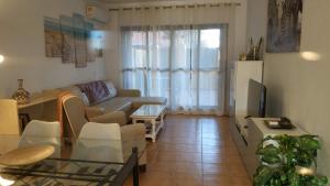 ATLANTERRA BAJO. SALIDA DIRECTA. URBANIZACIÓN DE LUJO. PISCINAS CANCHAS PÁDEL. WIFI Y AA