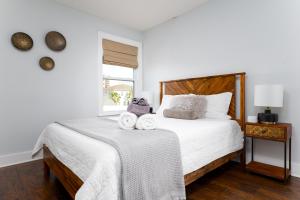 Be A Nomad - Balcony peekaboo - Home for reunions