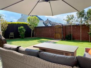 Dog friendly home close to the beach and the town