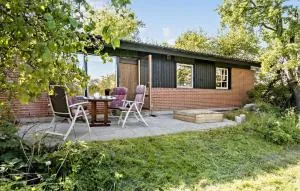 3 Bedroom Lovely Home In Høng - Høng