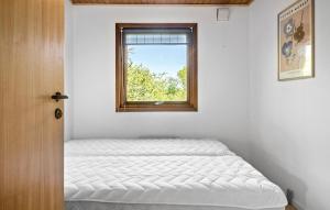 3 Bedroom Lovely Home In Høng