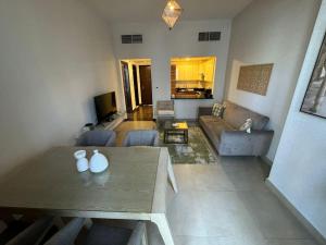 1BR Apt Sparkle Tower Marina Dubai