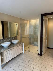 Eden Island Luxury Apartment - White Sand