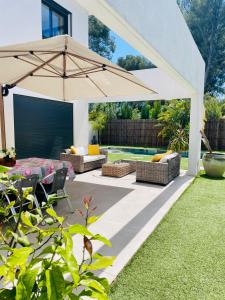 Villa récente Sanary,piscine, 3 chambres ,proche mer et centre-ville