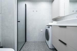 Dream Stay - Modern Design Apartments with Balcony & Free parking