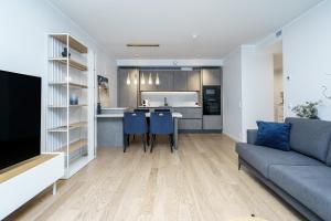 Dream Stay - Modern Design Apartments with Balcony & Free parking