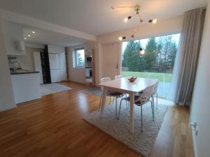 Modern, private & fully equipped for 3 & 2 children, near forest, with kitchen washer, pets friendly