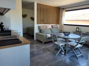 Appartements Gite au pied du mont ventoux : photos des chambres