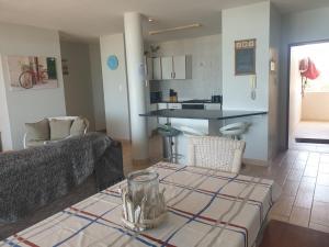 ST Tropez 403 Manaba Beach Margate