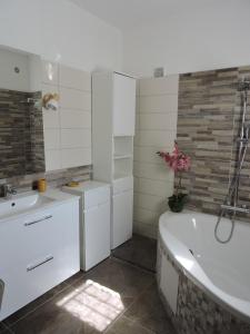 Villas VILLA tous conforts avec Piscine privee et acces Plage : photos des chambres