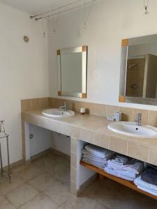 Appartements Charmant appartement St Florent T4 : photos des chambres